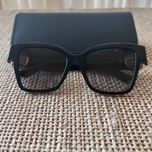 Dolce & Gabbana Sunglasses w/Black Acetate Frame w/Gray Lens&Signature DG w/Case